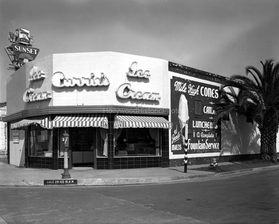 Curries Ice Cream 1943.jpg